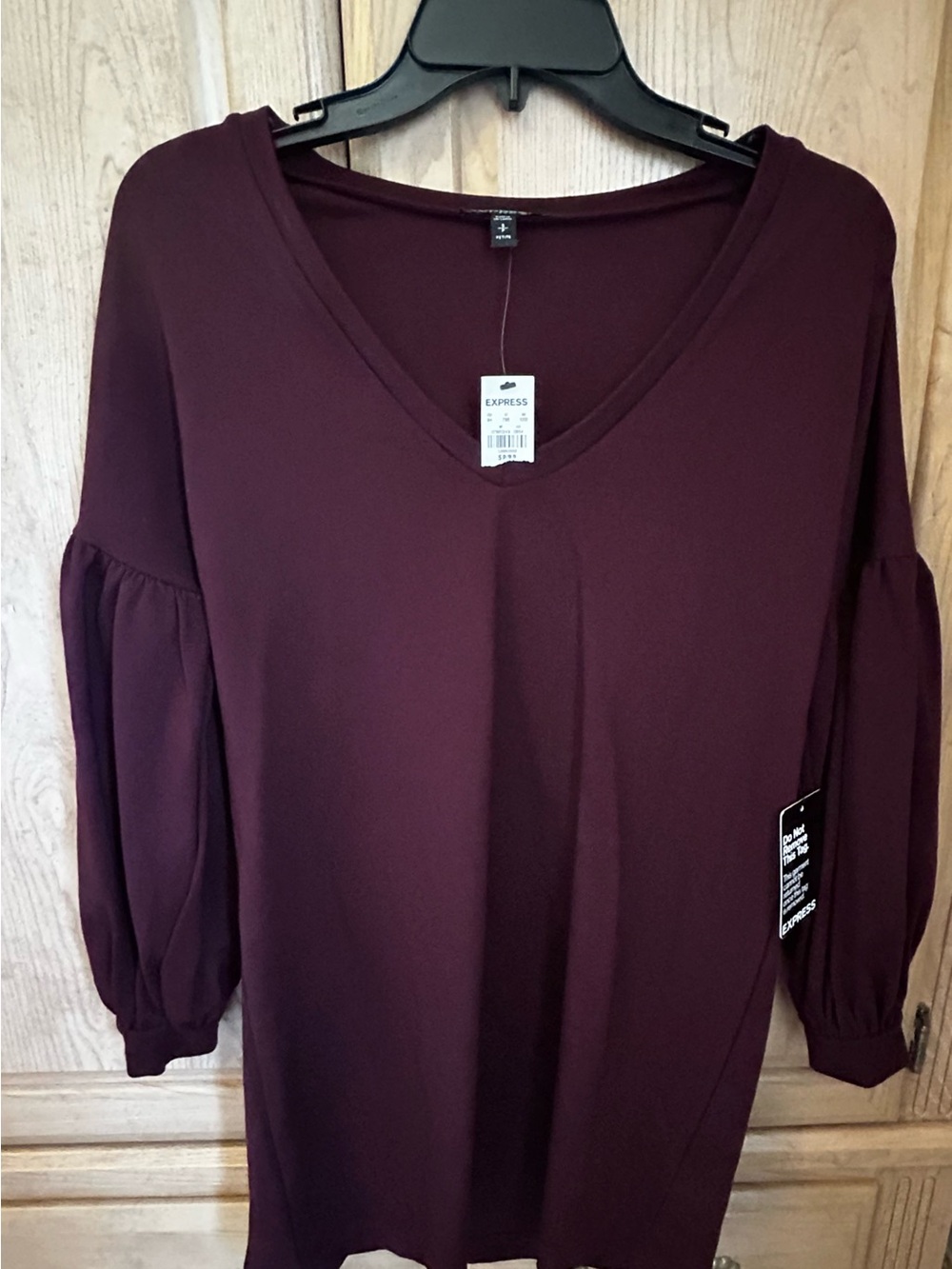 Express Women's V-Neck Bell Sleeve Tunic - Burgundy